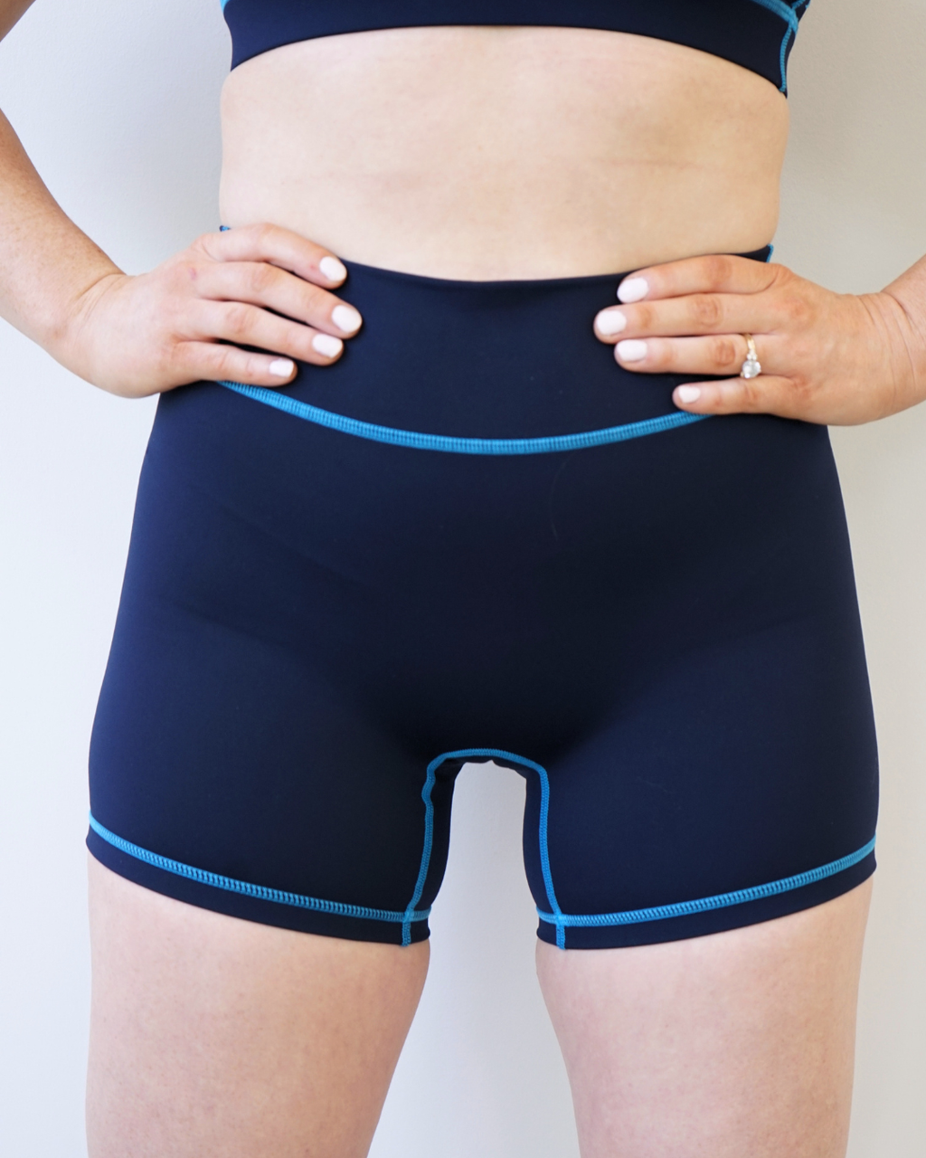 Mid-Rise Momentum Biker Shorts